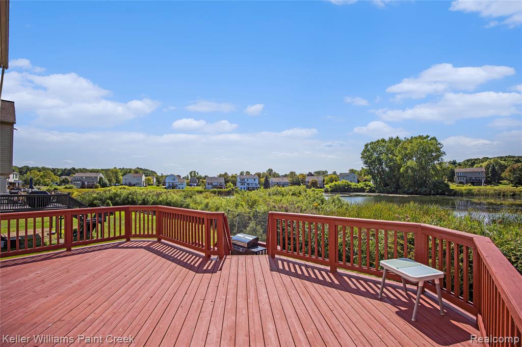 401 Deer Path Trail, Waterford, MI 48327 — Photo 39