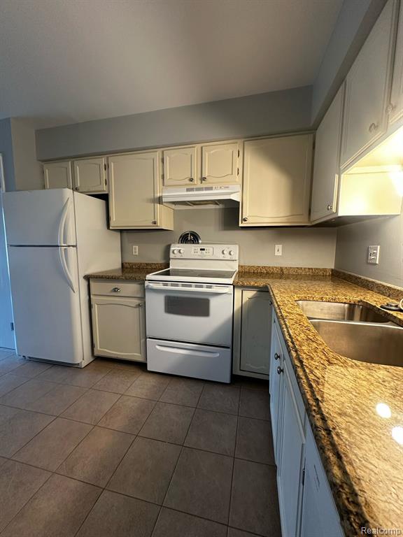 868 N ADAMS Road, Birmingham, MI 48009 — Photo 12