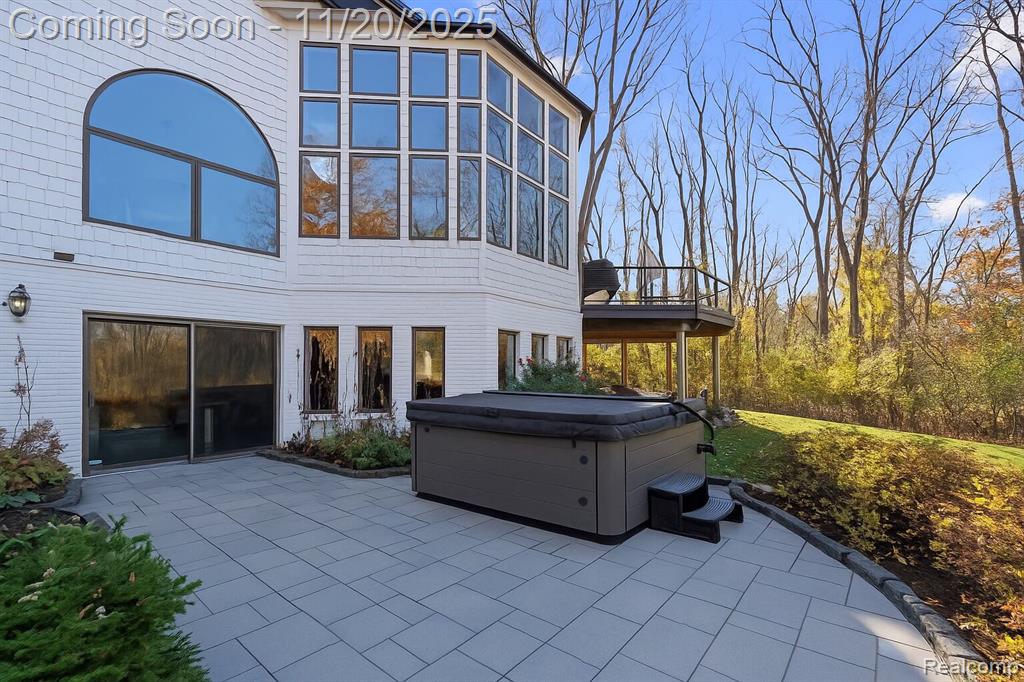 5764 Bloomfield Glens Road, West Bloomfield, MI — Photo 16