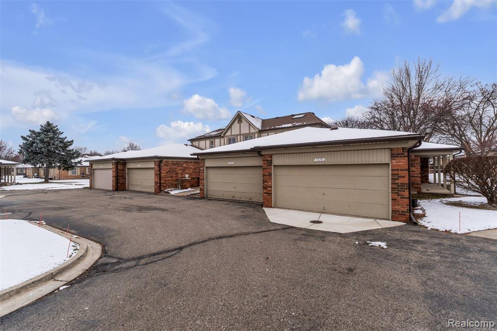 49285 Ashley Court, Shelby Twp, MI 48315 — Photo 56