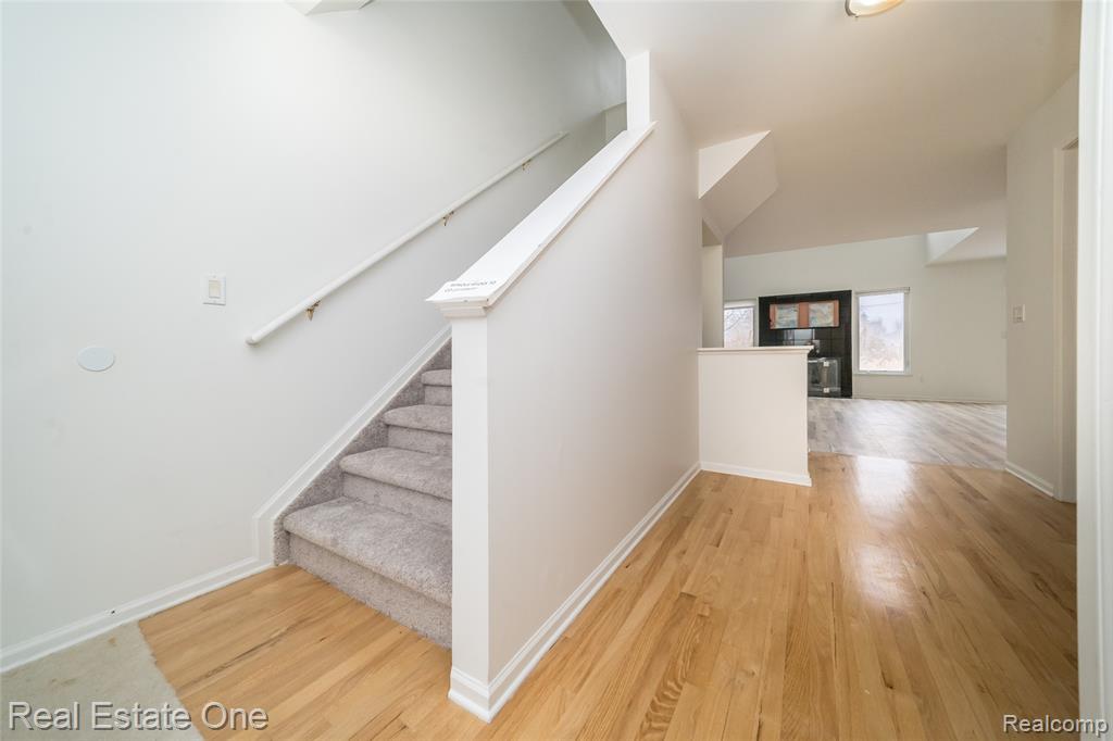 24099 Tana Court, Farmington, MI 48335 — Photo 9