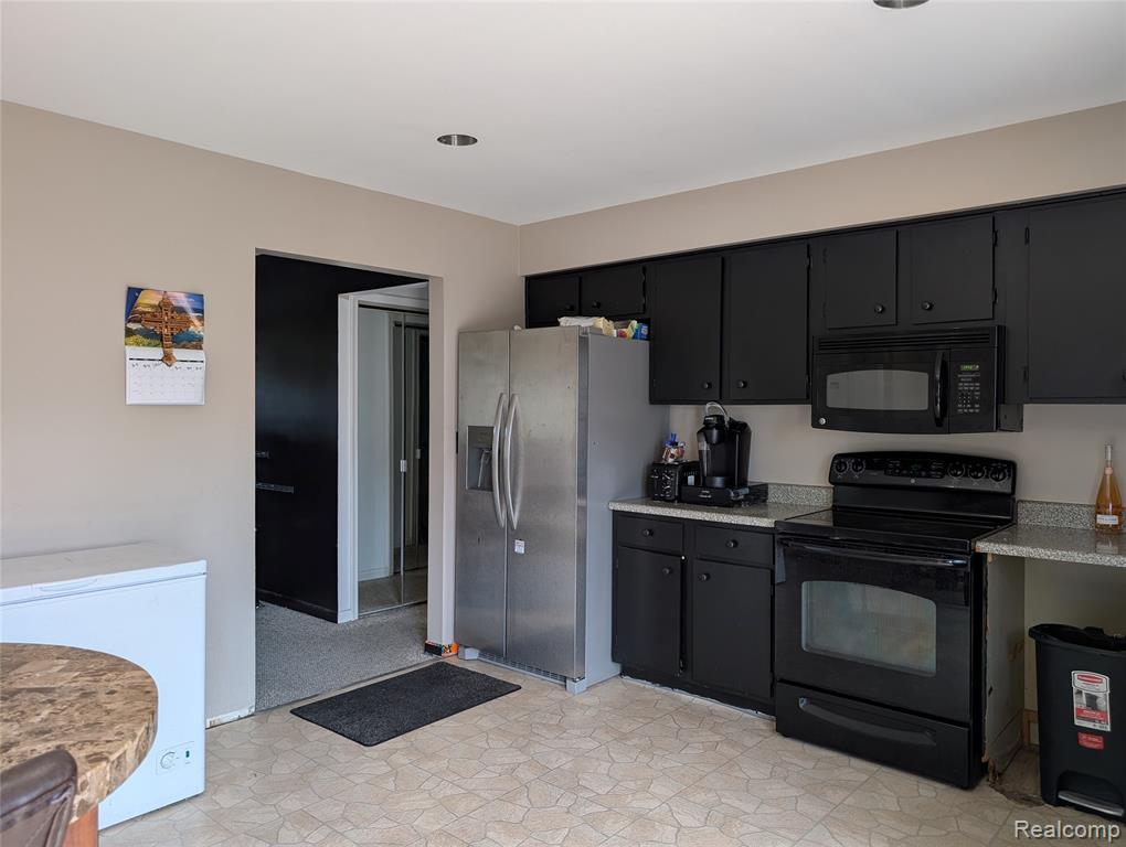 16318 Wellington Avenue, Roseville, MI 48066 — Photo 12
