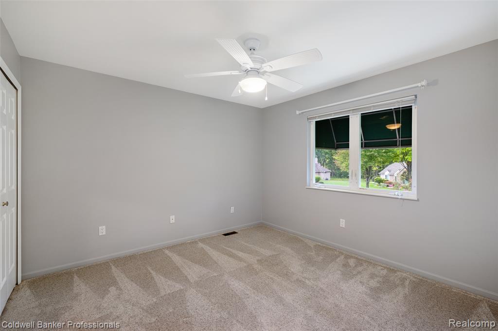 468 Orchard Ridge Drive, Lake Orion, MI 48362 — Photo 45