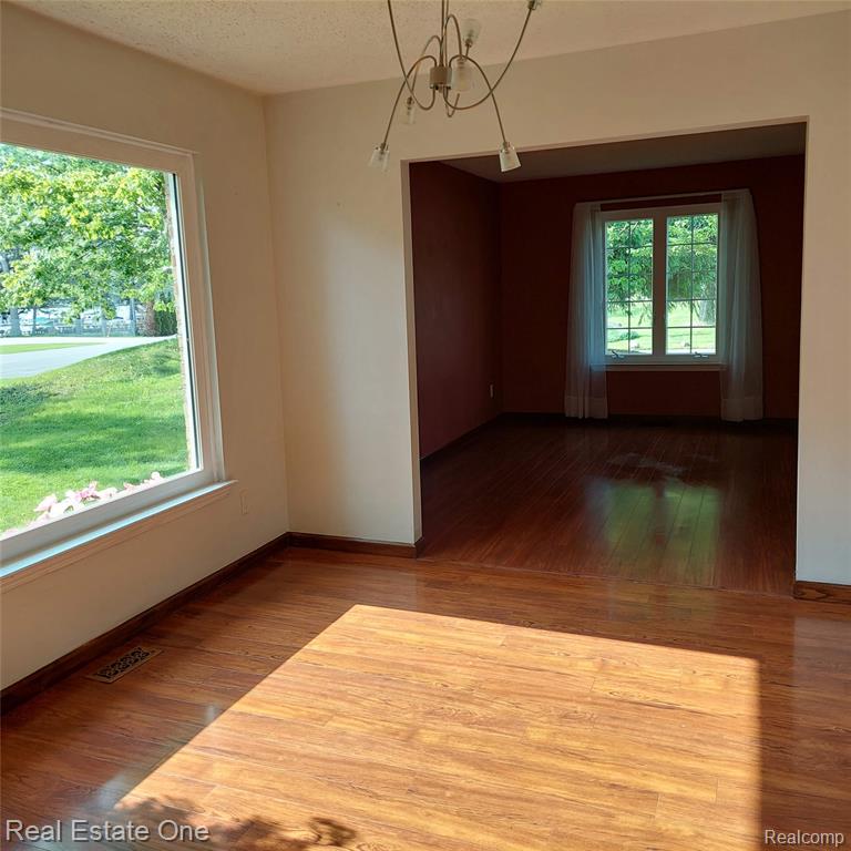 5208 Woodview Drive, Bloomfield Hills, MI 48302 — Photo 12