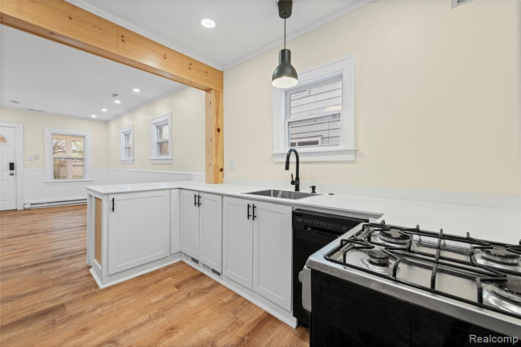 50 E Hayes Avenue, Hazel Park, MI 48030 — Photo 8