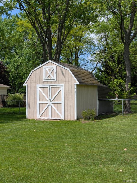 5097 Berneda Drive, Flint, MI 48506 — Photo 16