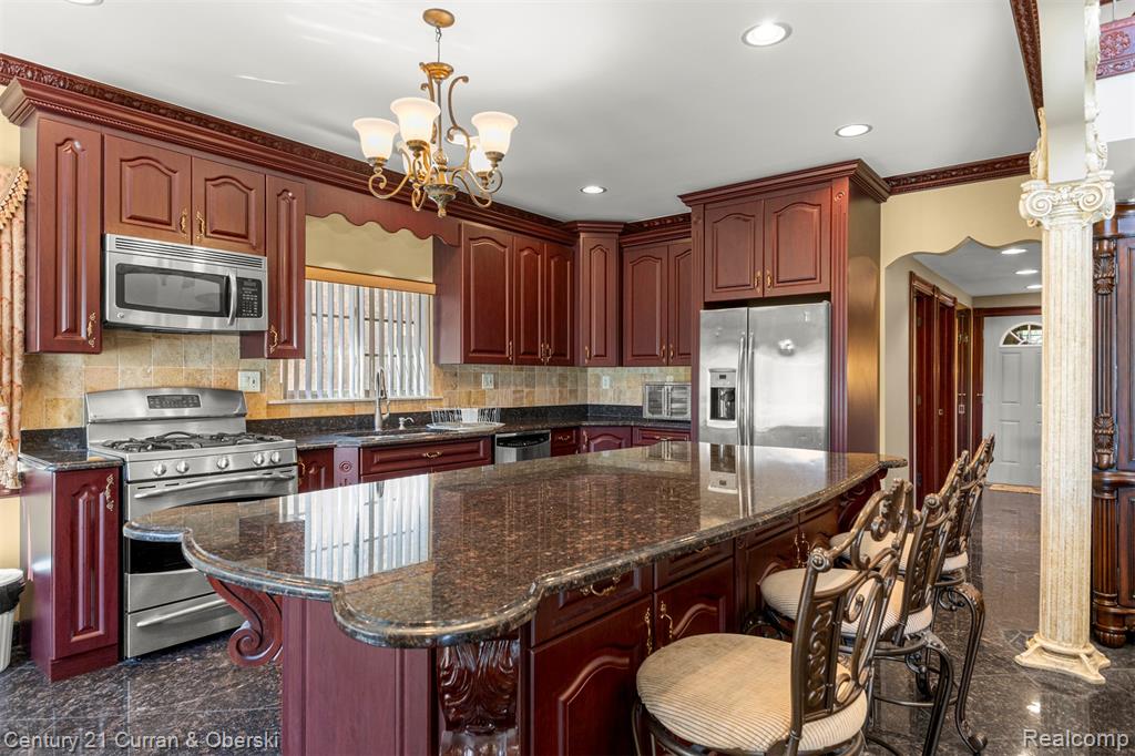 6318 Whitefield Street, Dearborn Heights, MI 48127 — Photo 11