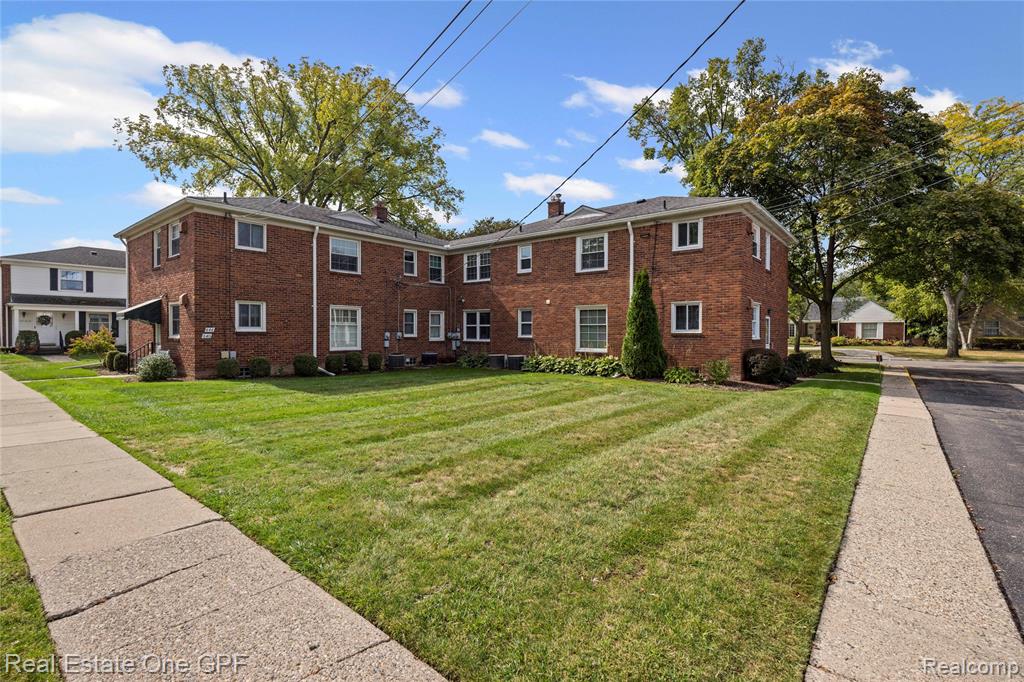 650 Cadieux Road, 1, Grosse Pointe, MI 48230 — Photo 4