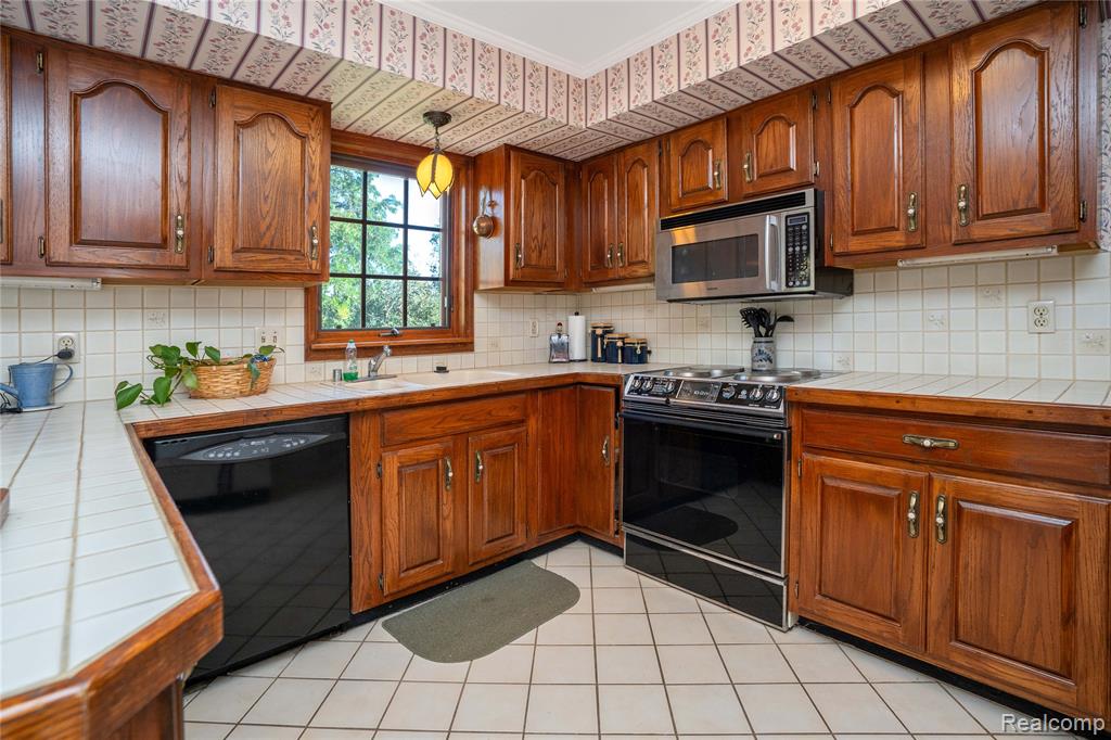 4123 Chimney Point Drive, Bloomfield Hills, MI 48302 — Photo 12