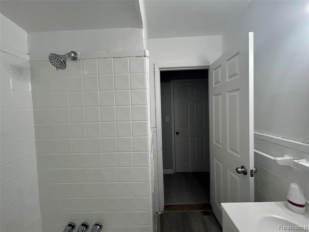 3693 Somerset Avenue, Detroit, MI, 48224