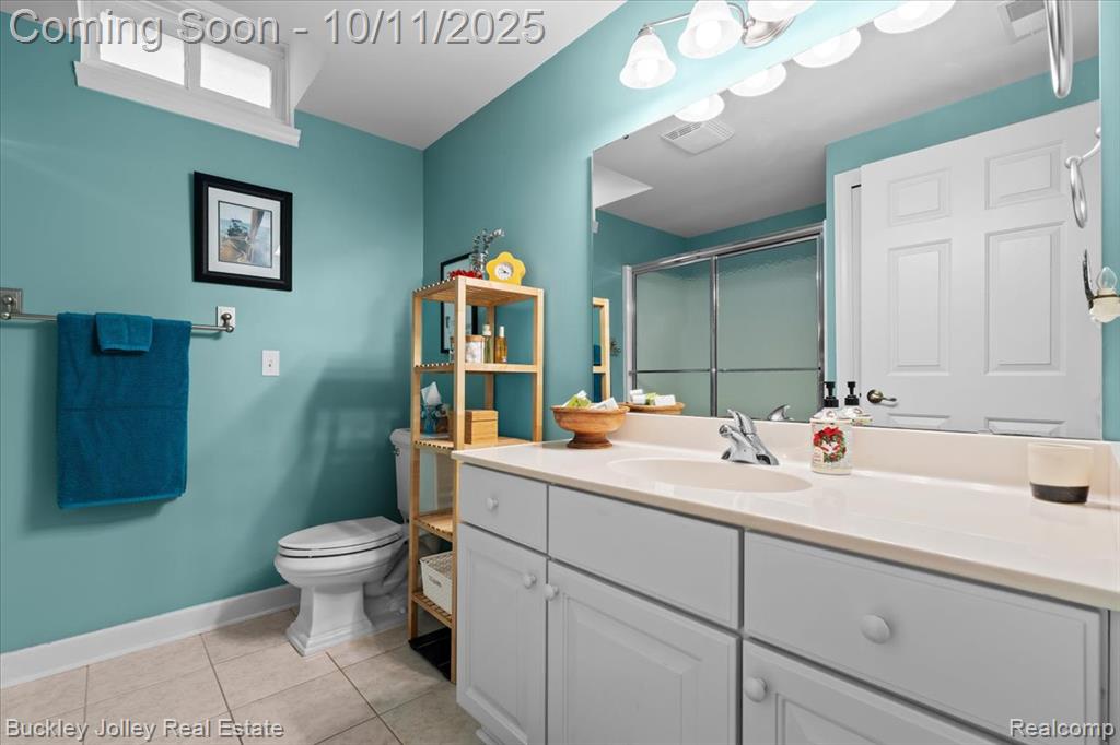 9430 Sheltering Oaks Drive, Brighton, MI 48114 — Photo 32