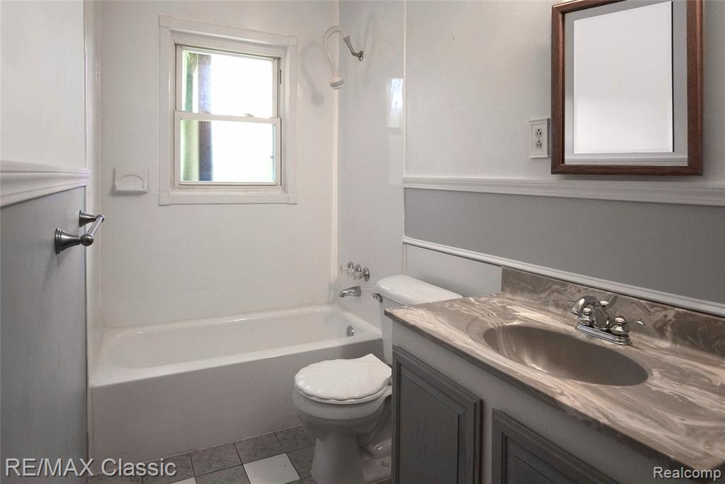 4836 Sundew Street, Commerce Twp, MI 48382 — Photo 25