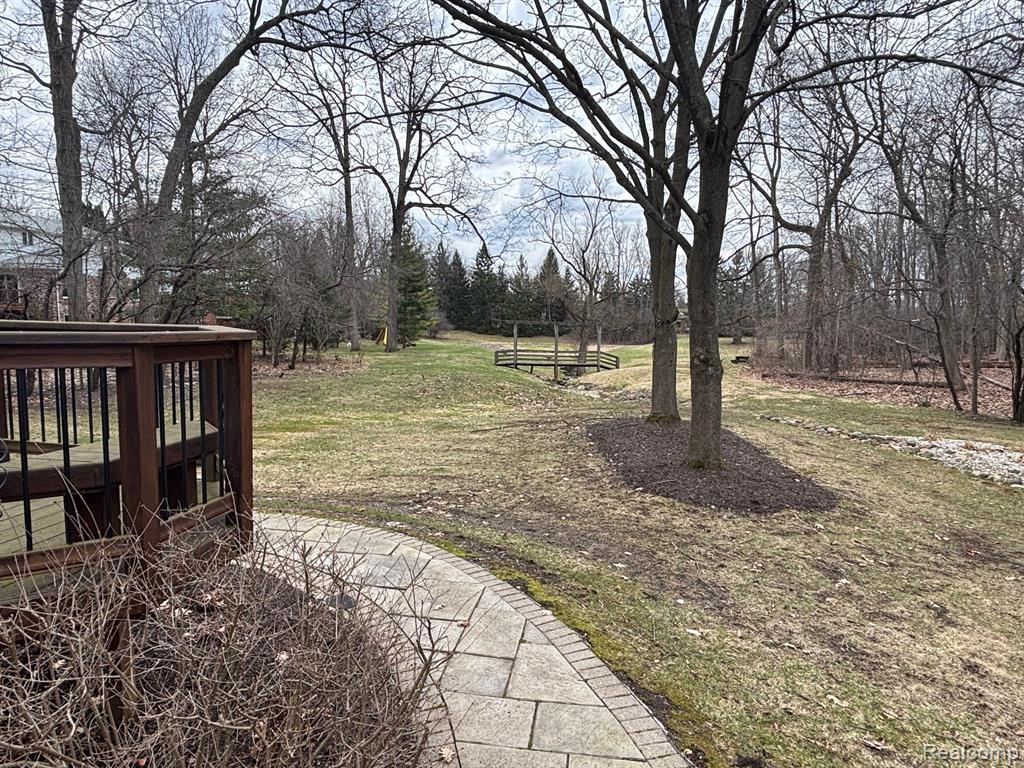 2695 Homewood Drive, Troy, MI 48098 — Photo 41