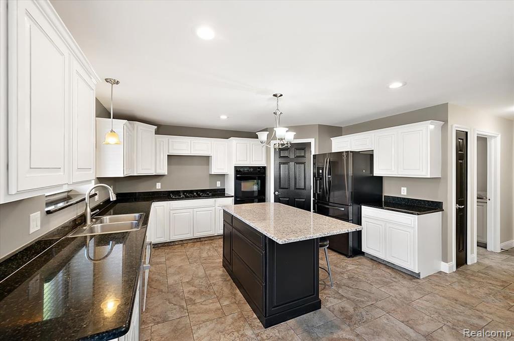49931 Shelby Creek Drive, Utica, MI 48317 — Photo 30