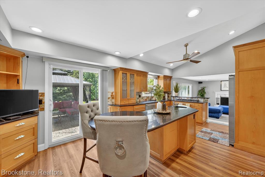 30261 Ardmore Drive, Farmington, MI 48334 — Photo 6