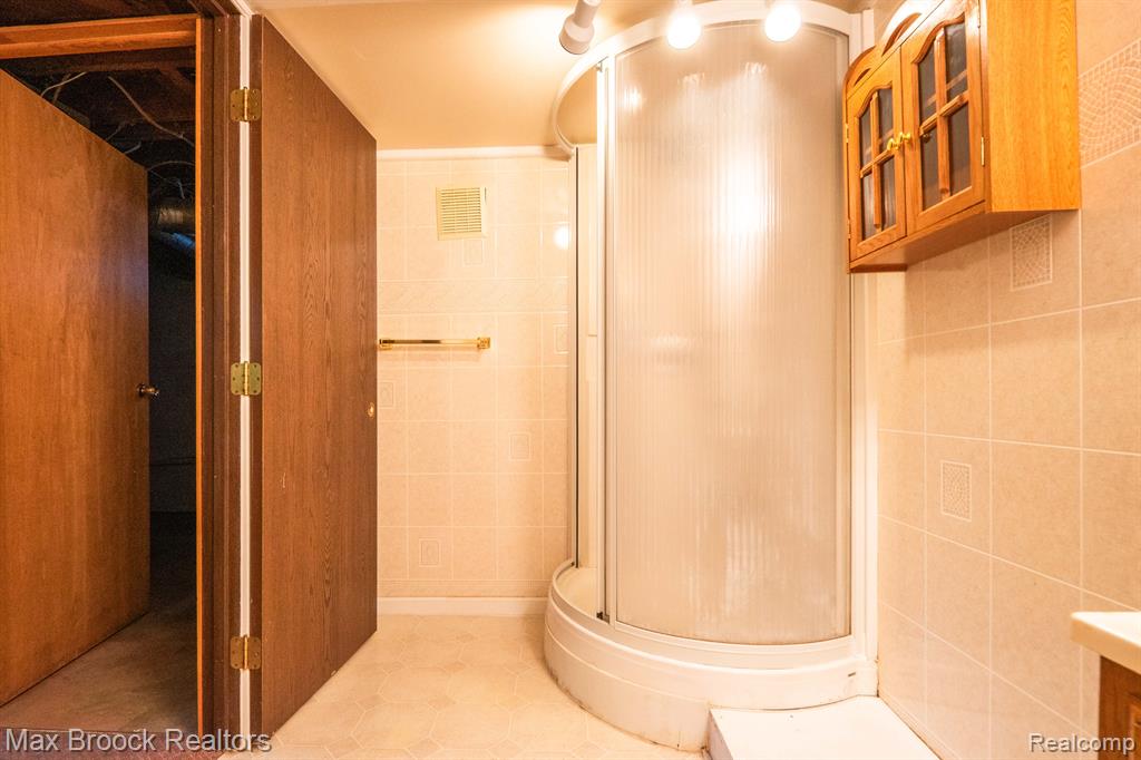 1125 SHIRLEY Drive, Ypsilanti, MI 48198 — Photo 21