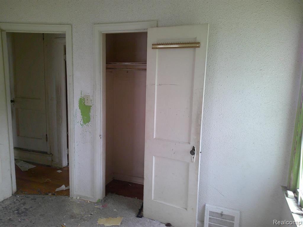 418 E BALTIMORE Boulevard, Flint, MI 48505 — Photo 22
