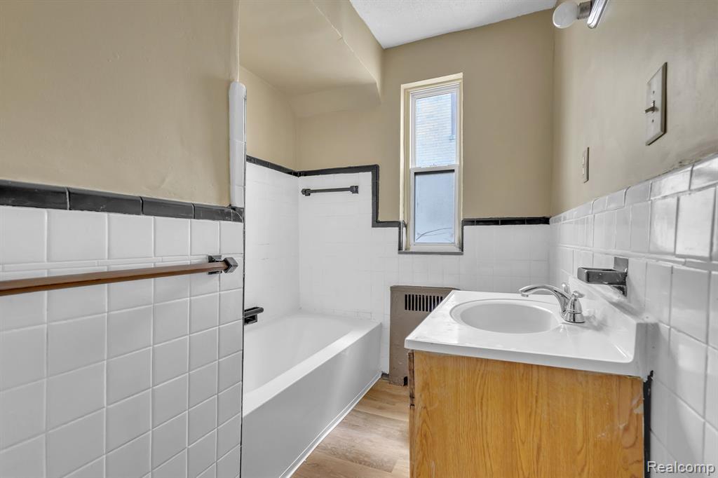 17701 Manderson Road, Highland Park, MI, 48203