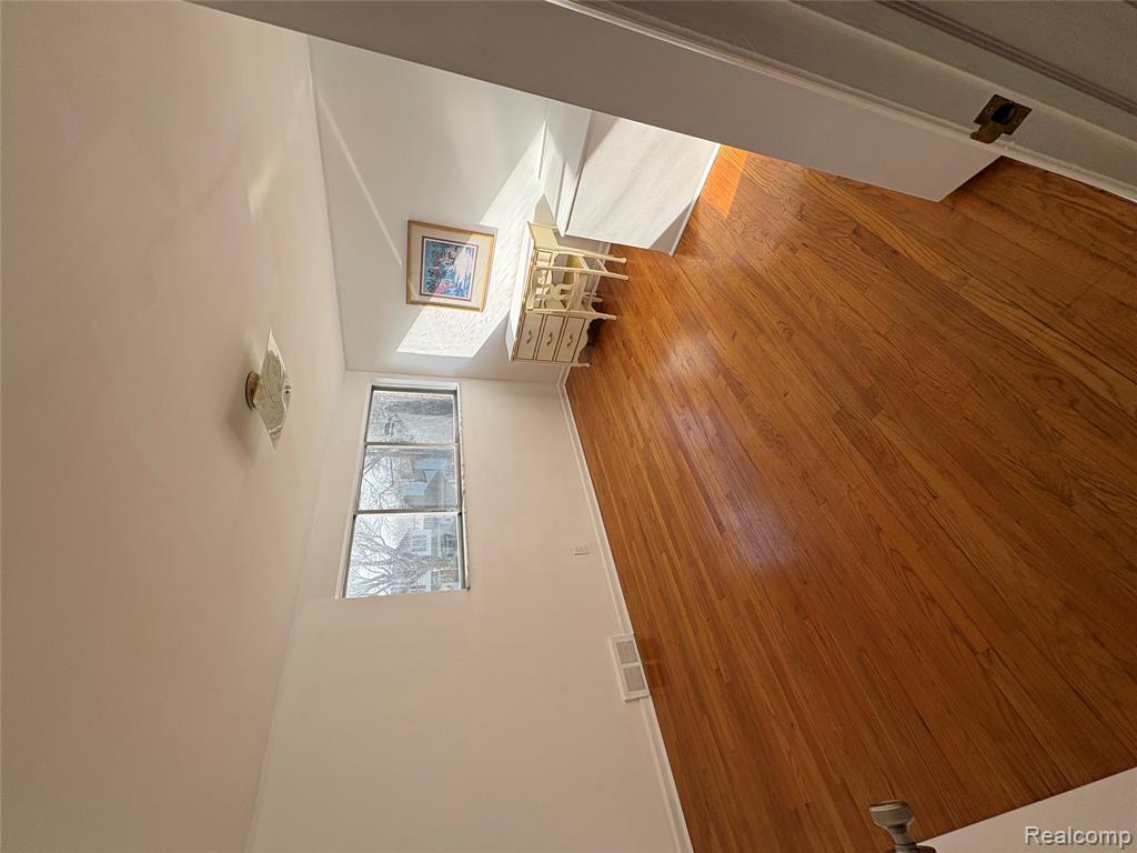 646 Peach Tree Lane, Grosse Pointe Woods, MI 48236 — Photo 19