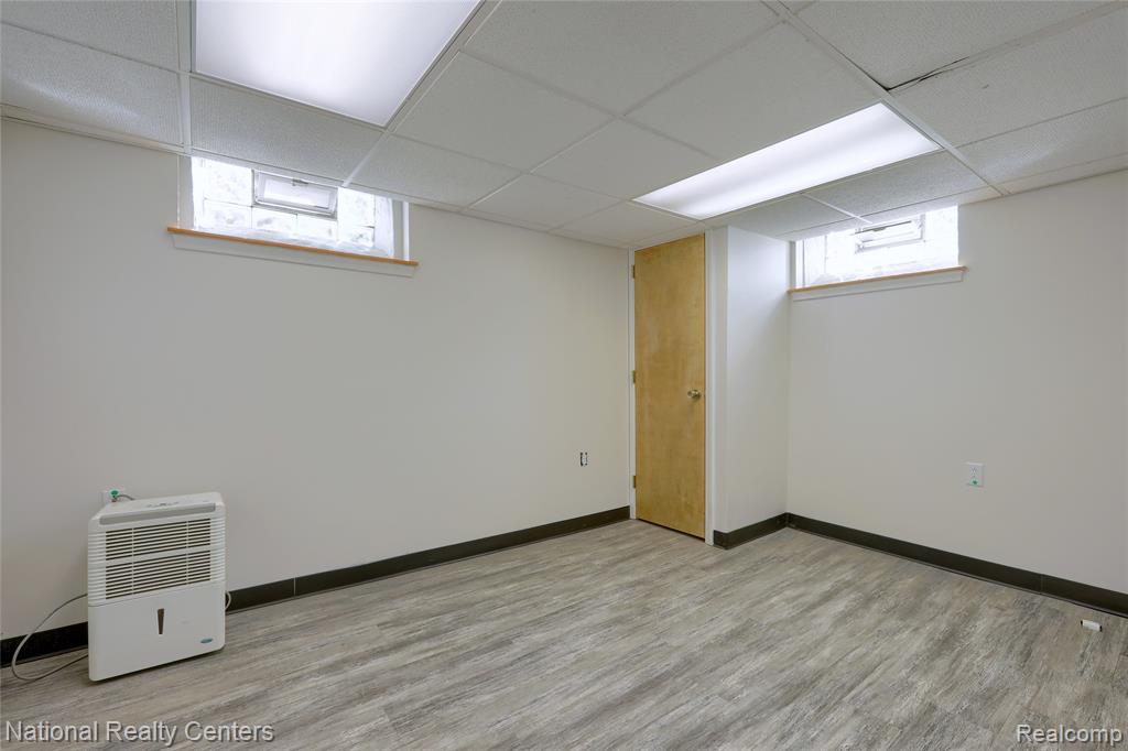 13369 Winchester Avenue, Huntington Woods, MI — Photo 24