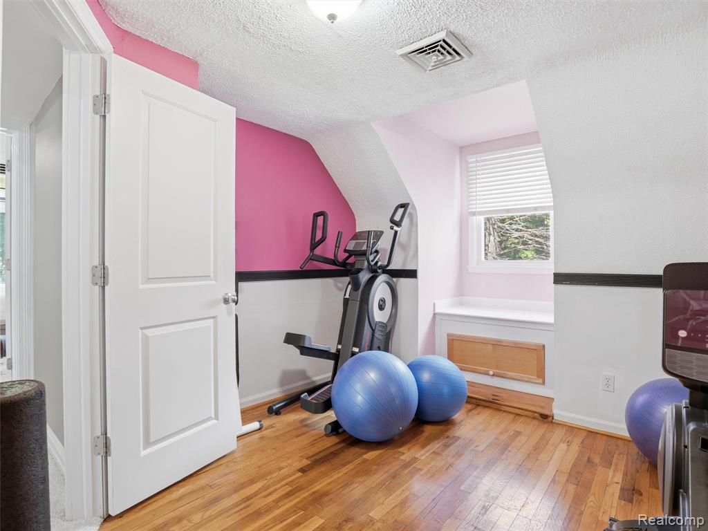 5556 Ormond Road, White Lake, MI 48383 — Photo 28