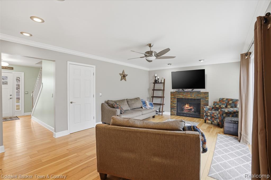 7431 Oceola Farms Court, Howell, MI 48855 — Photo 13