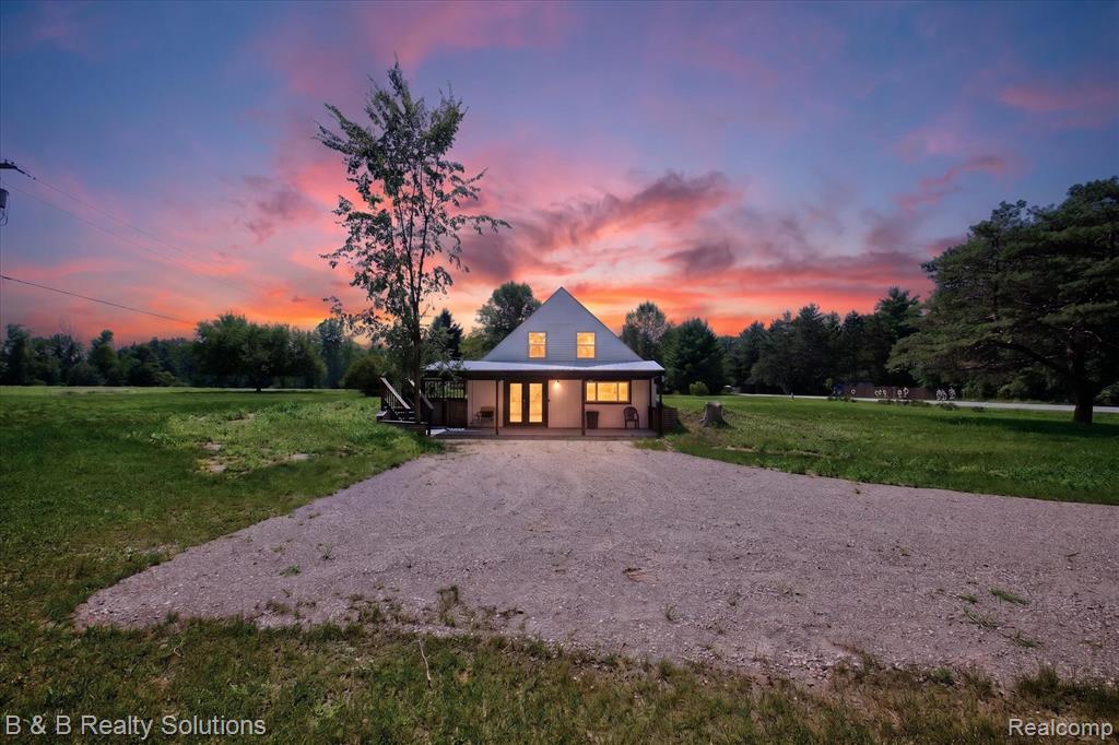 1564 Burnside Road, North Branch, MI 48461