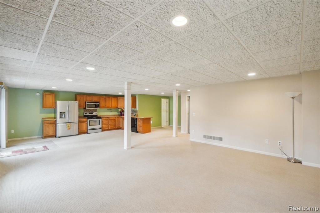 810 JOSHUA Drive, Highland, MI 48356 — Photo 33