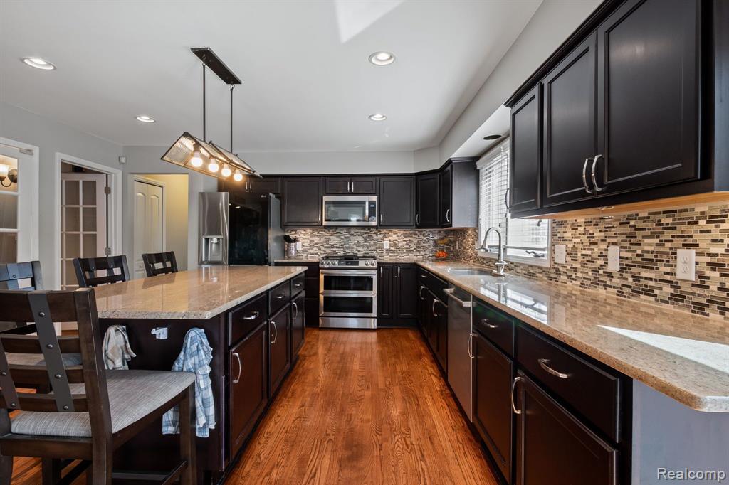 7111 Elder Court S, West Bloomfield, MI 48324 — Photo 12