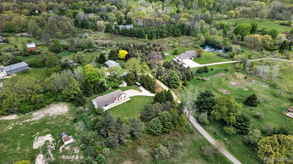 7659 Clyde Road, Fenton, MI 48430 — Photo 44