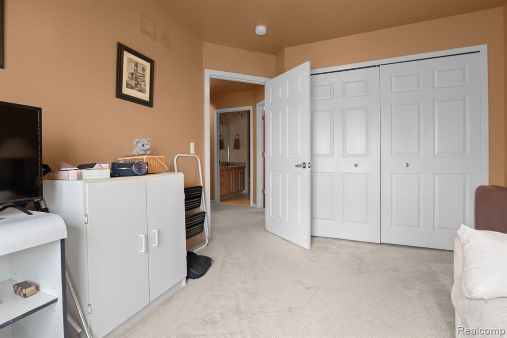 40700 Kingsley Lane, Novi, MI 48377 — Photo 26