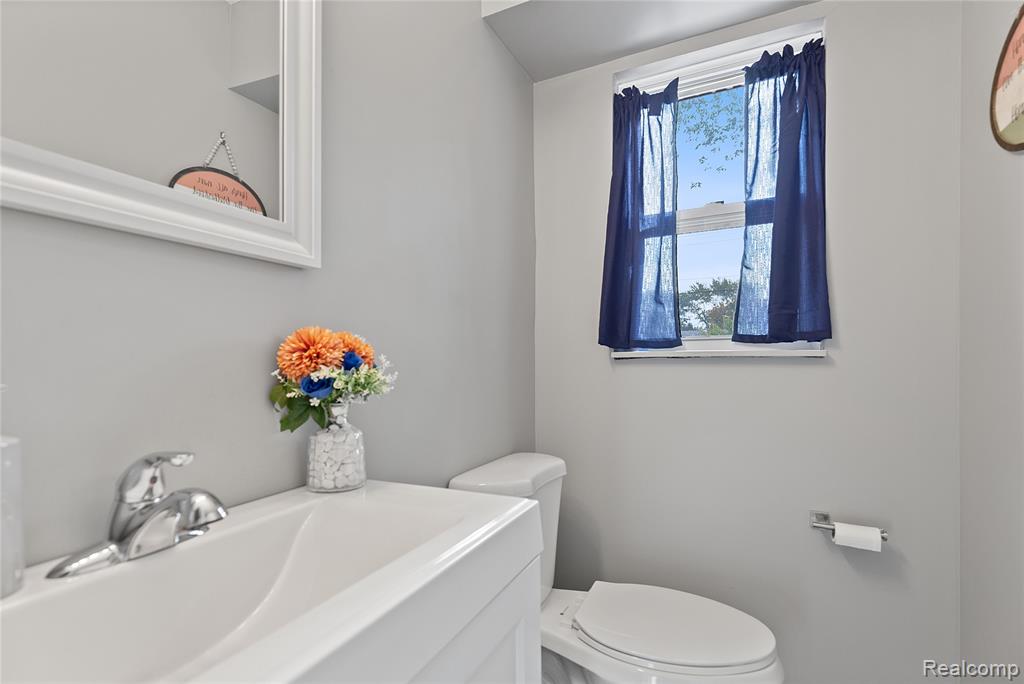 5423 Meadowcrest Drive, Flint, MI 48532 — Photo 12