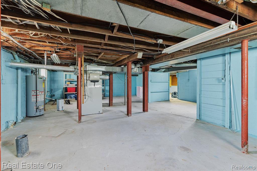 447 E JACKSON Street E, Lake Orion, MI 48362 — Photo 32