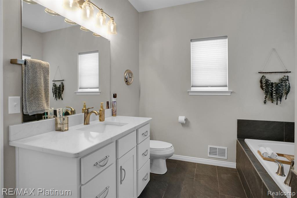 10029 Quarry Ridge Road, Clarkston, MI — Photo 40