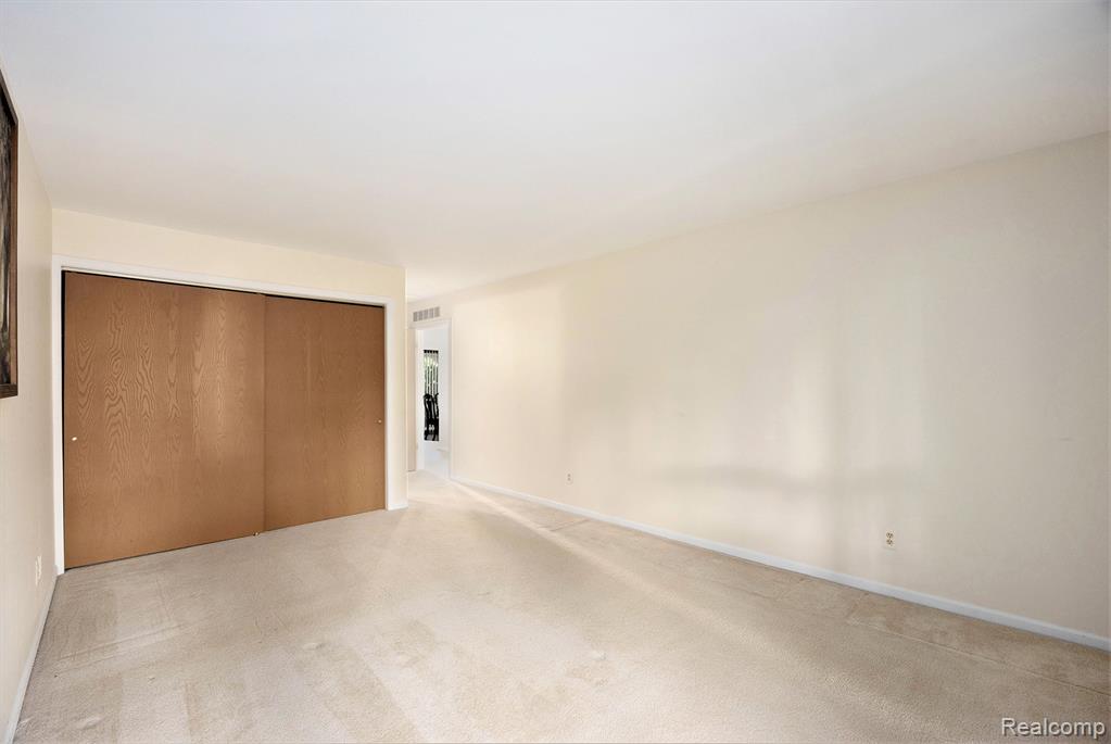 985 Wexford Way, Rochester Hills, MI 48307 — Photo 20