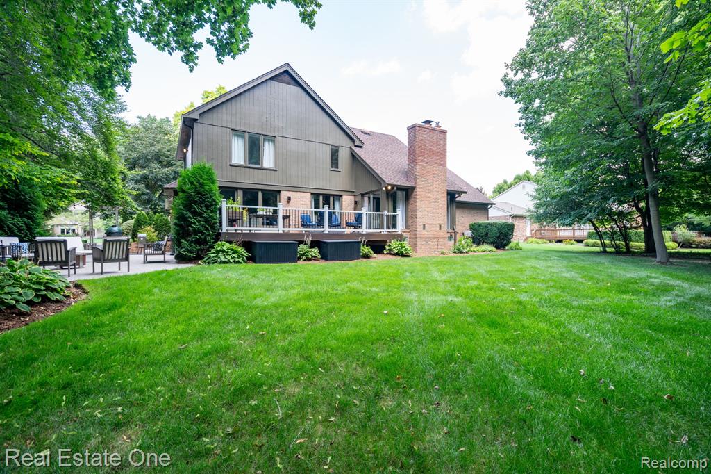 4794 RIVERS EDGE Drive, Troy, MI 48098 — Photo 47