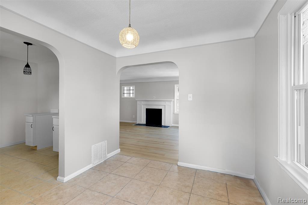 19003 Curtis Street, Detroit, MI 48219 — Photo 6