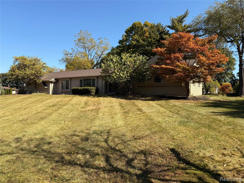 1929 Bayou Drive, Bloomfield, MI 48302 — Photo 25