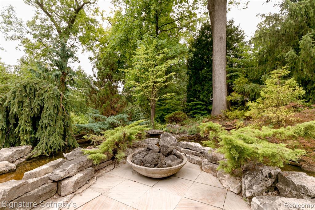 7357 LINDENMERE Drive, Bloomfield Hills, MI 48301 — Photo 59