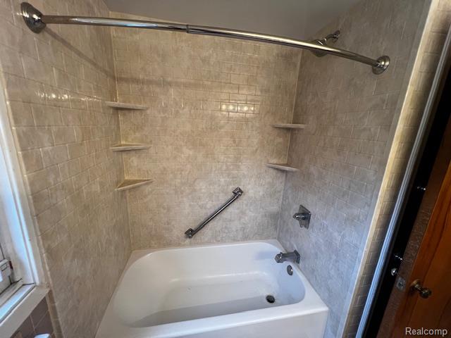 451 MAISON Road, Grosse Pointe Farms, MI 48236 — Photo 16
