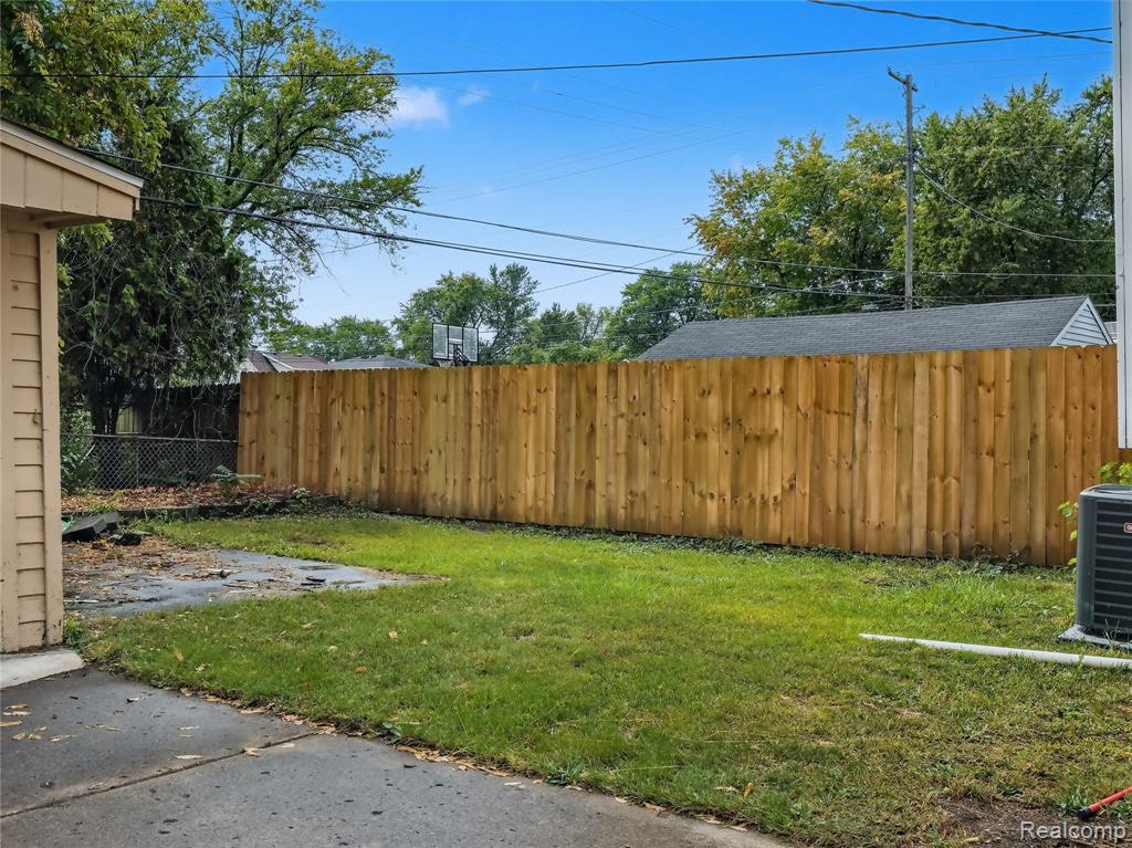 8220 Hudson Avenue, Warren, MI 48089 — Photo 27