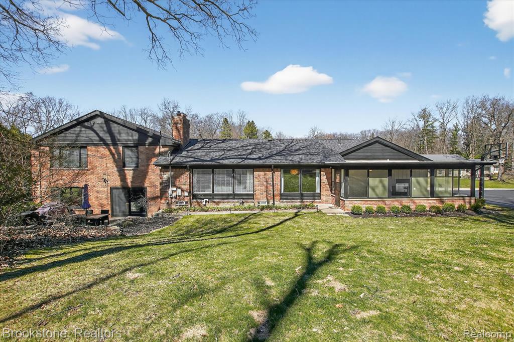 754 N Valley Chase Road, Bloomfield Hills, MI 48304 — Photo 47