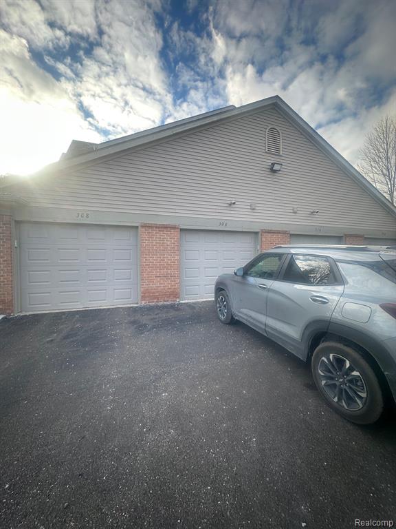 306 MARIGOLD Circle, Westland, MI — Photo 3