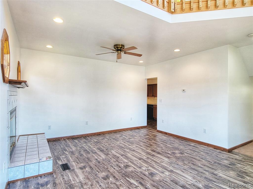 712 Wolverine Drive, Wolverine Lake, MI 48390 — Photo 24