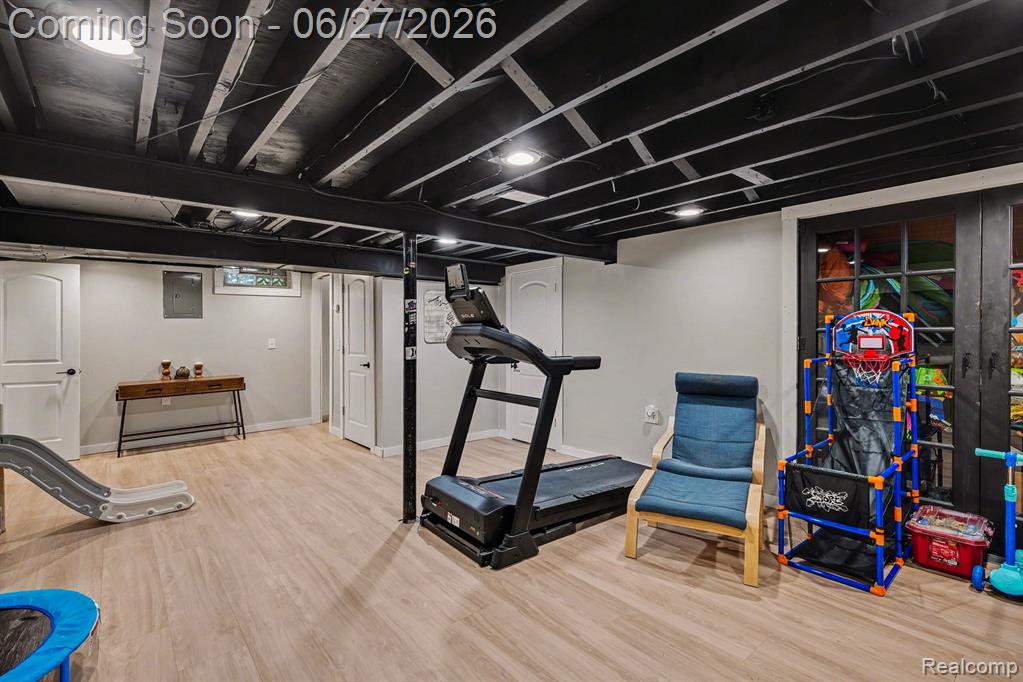 590 Hecht Drive, Madison Heights, MI 48071 — Photo 17