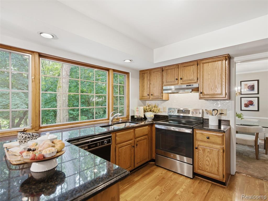 4367 Yorktown Drive, West Bloomfield, MI 48323 — Photo 21