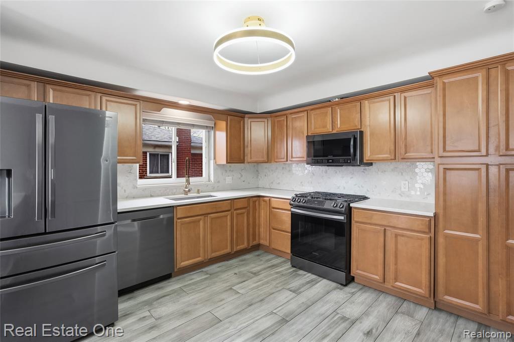 8528 Norborne Avenue, Dearborn Heights, MI 48127 — Photo 19