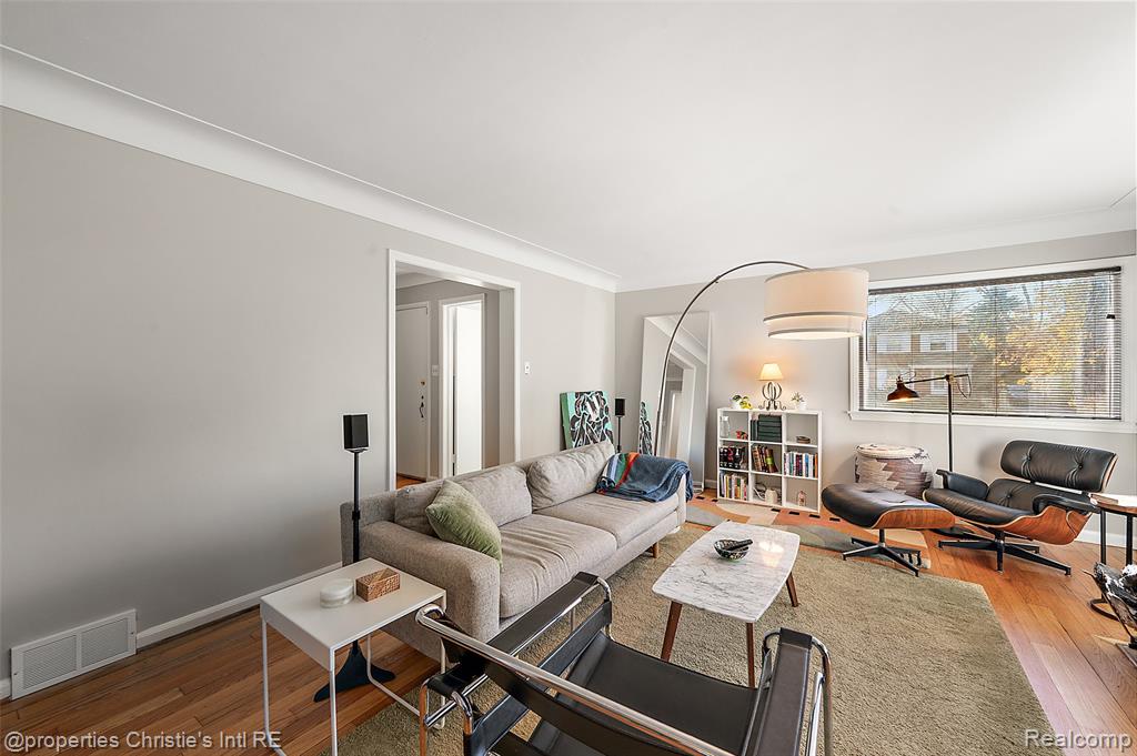 852 Harcourt Road, Grosse Pointe Park, MI 48230 — Photo 12