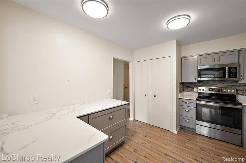 733 Hamilton Court, Rochester Hills, MI 48307 — Photo 17