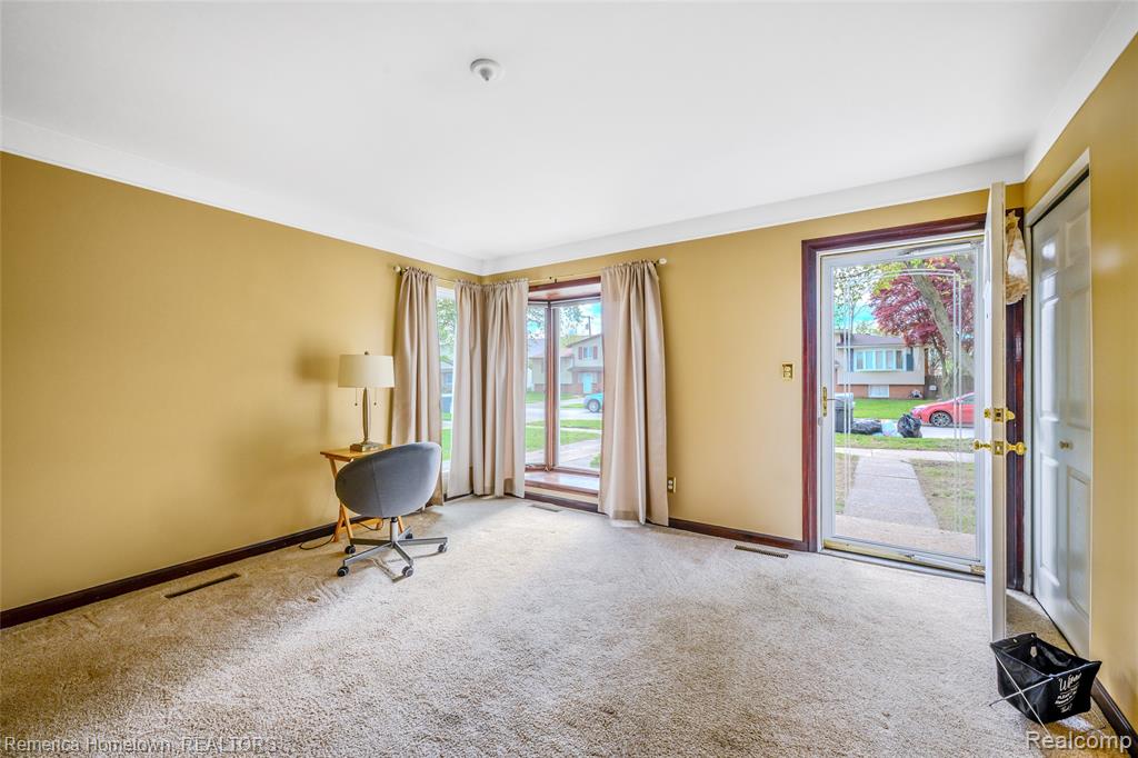 6842 Geronimo Street, Westland, MI — Photo 4